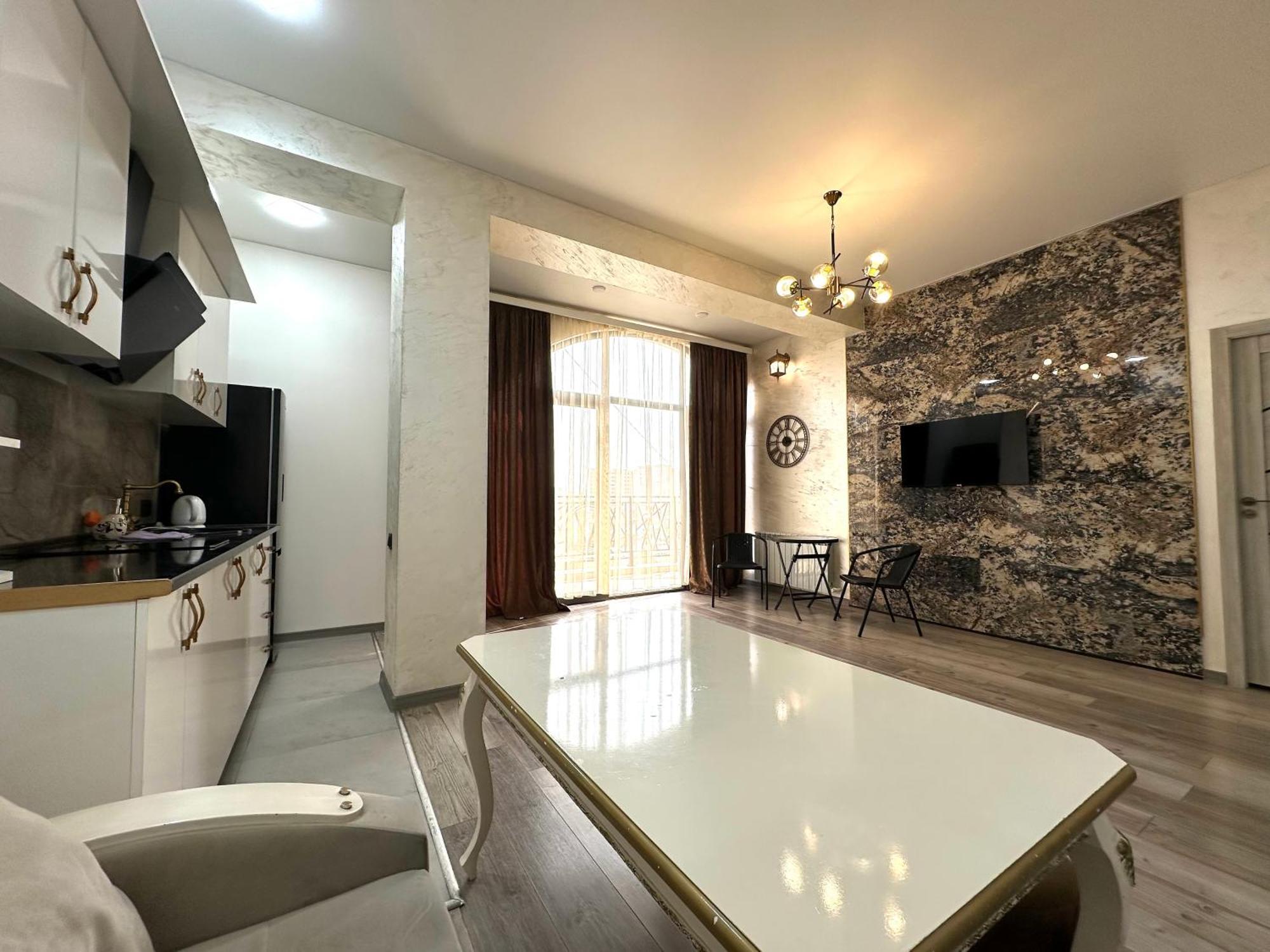 New Apartment In Downtown 耶烈万 外观 照片
