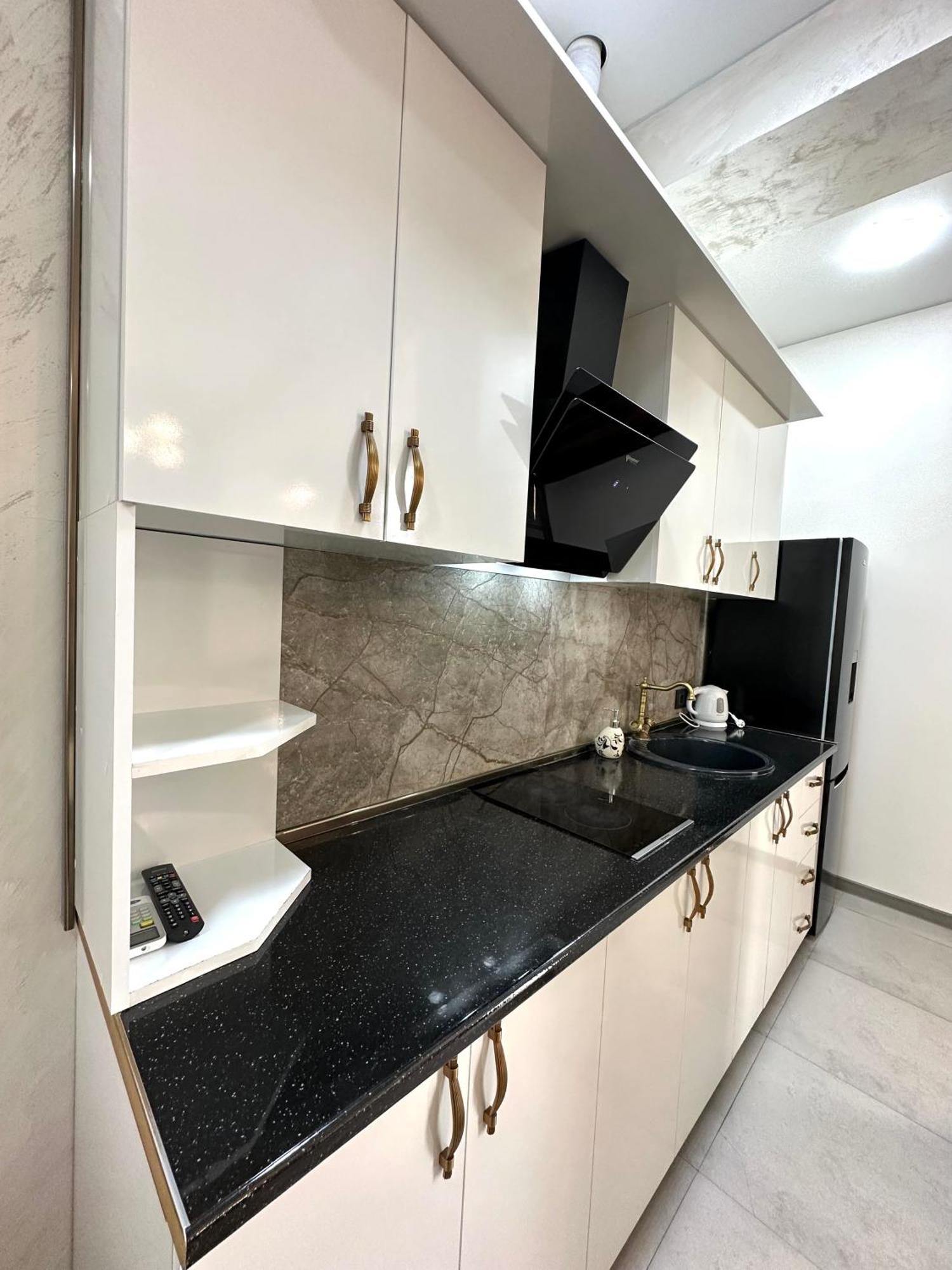 New Apartment In Downtown 耶烈万 外观 照片