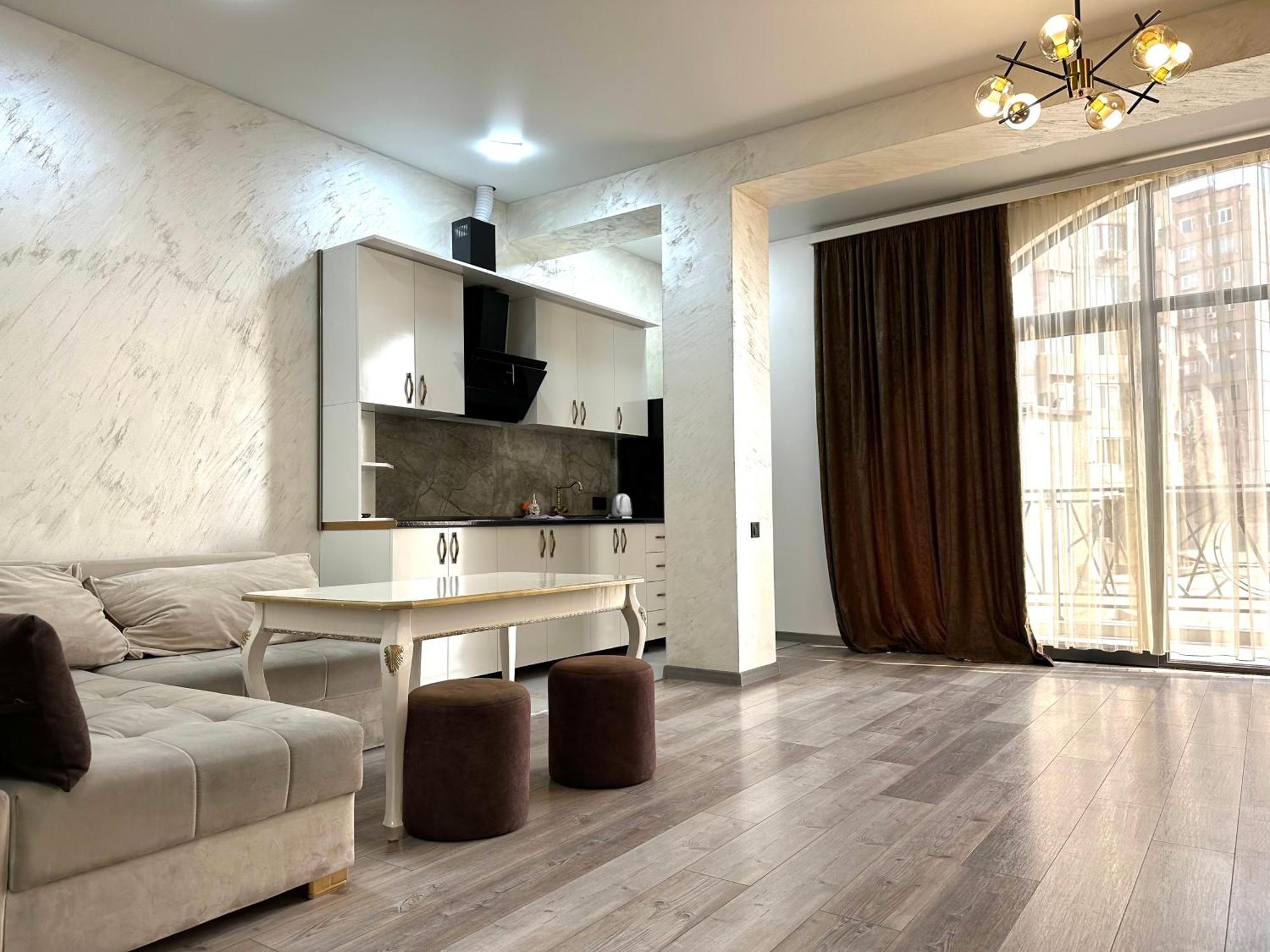 New Apartment In Downtown 耶烈万 外观 照片